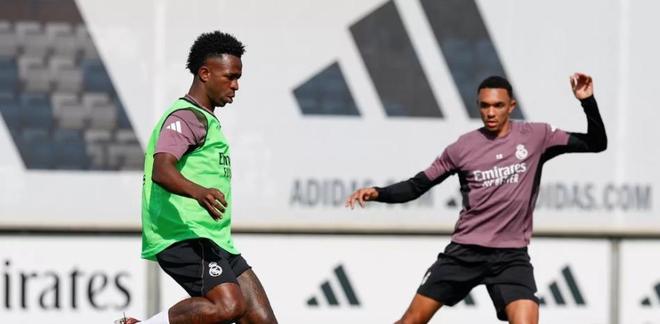 皇马重新集结备战阿拉维斯 多将缺席训练专注康