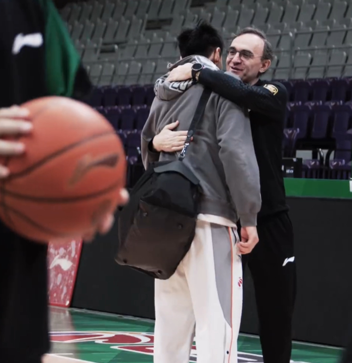 辽宁热身赛师徒情深引关注，球员状态成关键看