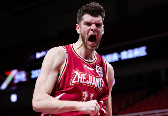 广东男篮补强内线引援拉科塞维奇应对季后赛挑