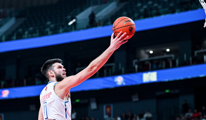 广东男篮补强内线引援拉科塞维奇应对季后赛挑