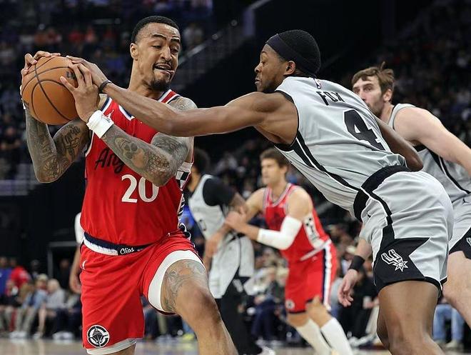 马刺三杀快船豪取11连胜 福克斯卡斯尔联手轰2